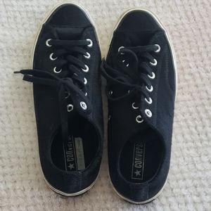 Black converse